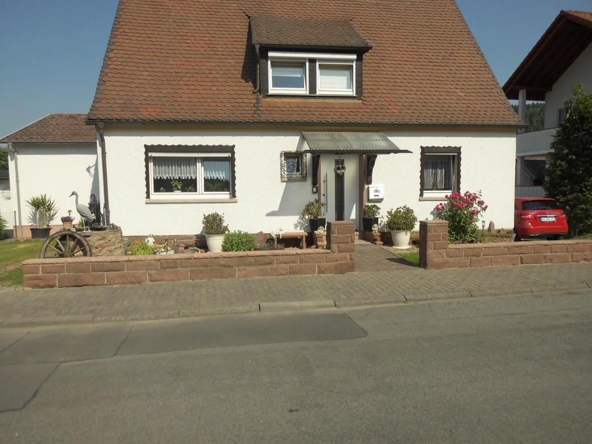 Ferienwohnung Am Brunnen Grossheubach ภายนอก รูปภาพ